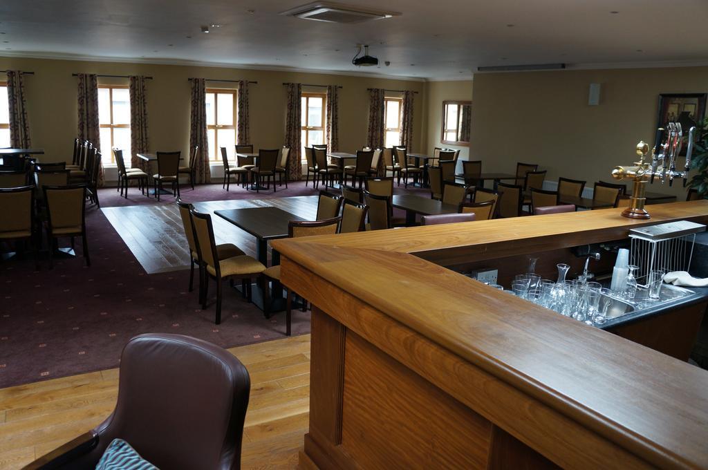 Jacksons Restaurant And Accommodation Роскомън Екстериор снимка